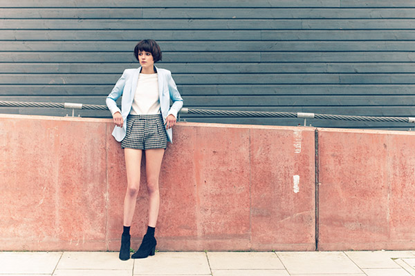 萌妹子变身大长腿。小只女衣橱里的必备单品