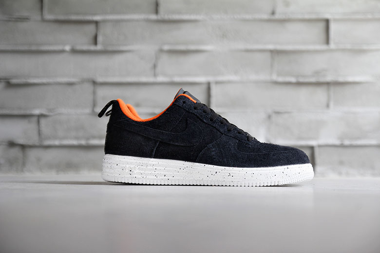 再次联手推出利器 Undefeated x Nike Lunar Force 1 2014秋冬联名鞋款
