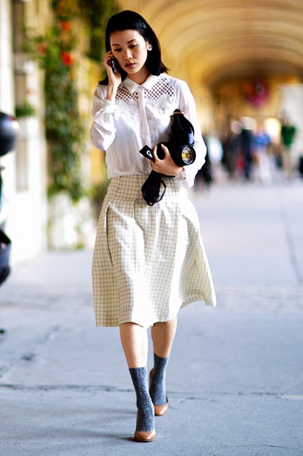 跟上时尚潮人的脚步！看2014秋冬短袜街拍搭配示范