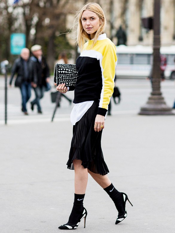 跟上时尚潮人的脚步！看2014秋冬短袜街拍搭配示范