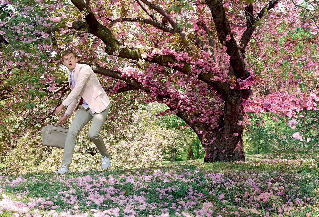 纷飞花朵的浪漫梦境，Bottega Veneta 2015早春广告