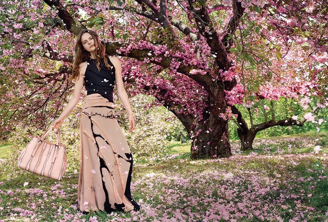 纷飞花朵的浪漫梦境，Bottega Veneta 2015早春广告