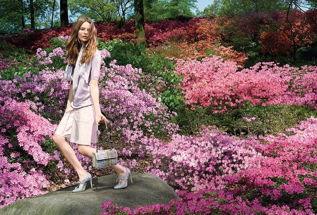 纷飞花朵的浪漫梦境，Bottega Veneta 2015早春广告