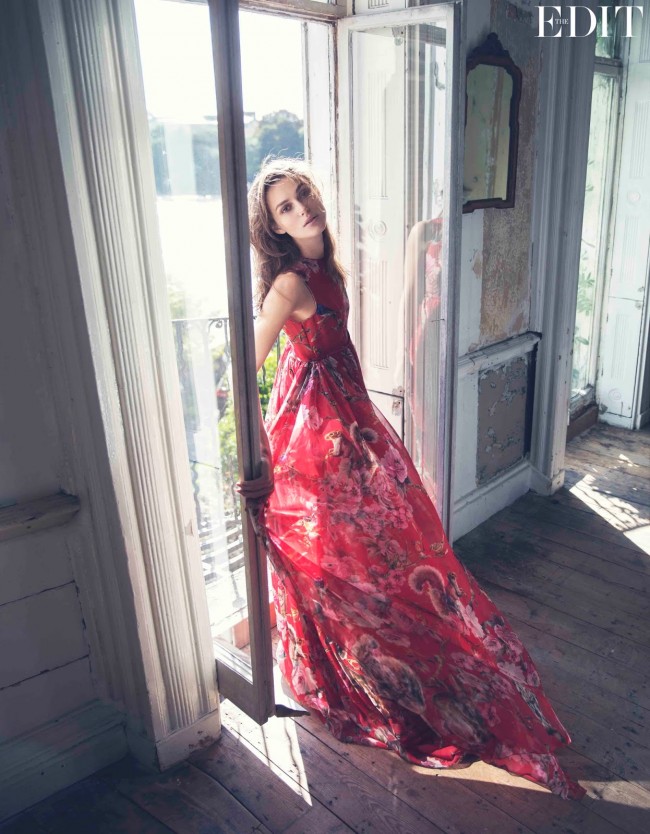 Keira Knightley浪漫演绎《The Edit》杂志,自白「我不是那种等著白马王子来拯救的女生」