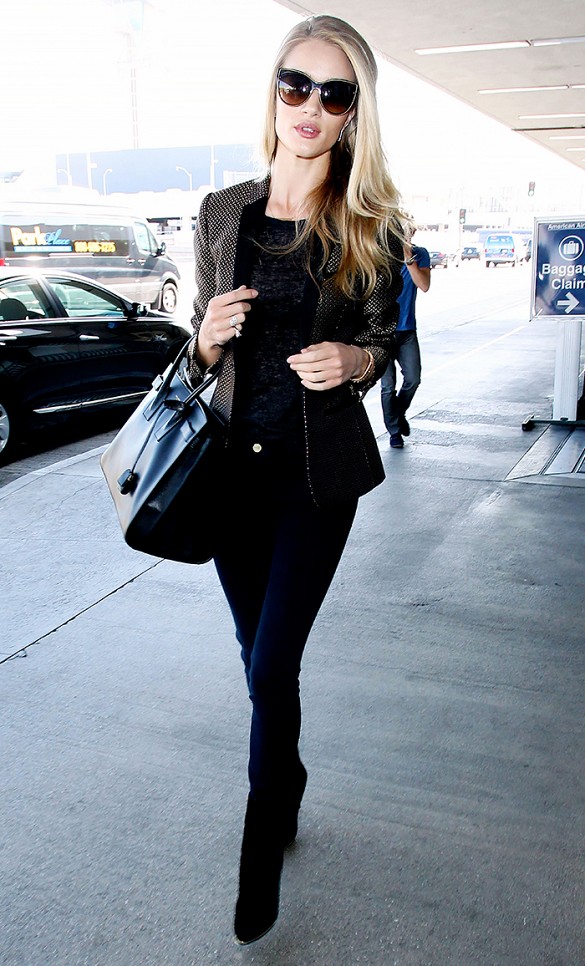 一种黑不够酷?向Rosie Huntington-Whiteley学习多样化的全黑着装