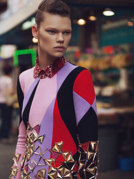 超模行走于纽约唐人街 演绎秋冬街头时尚