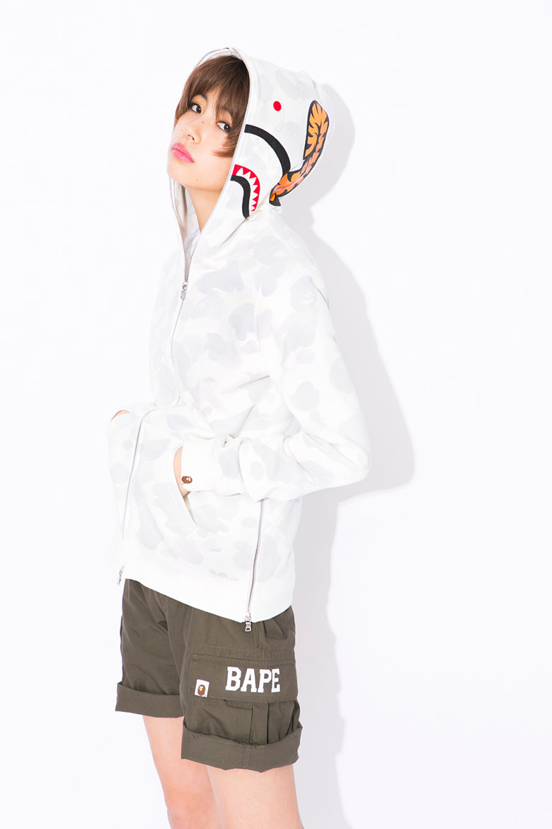 街头鲨鱼女生 A Bathing Ape 2015女装春夏系列造型搭配