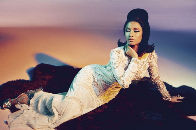 Nicki Minaj 展现新颖的热带风情:出镜Roberto Cavalli 最新2015春夏系列