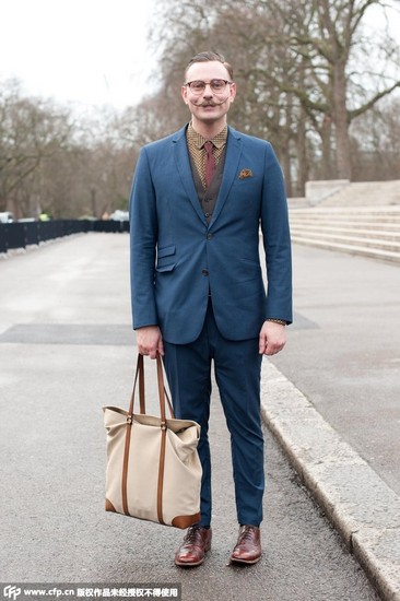时装周潮男街拍 过场不浮夸,绅士格调成最佳风范