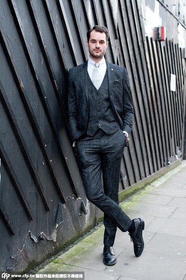时装周潮男街拍 过场不浮夸,绅士格调成最佳风范