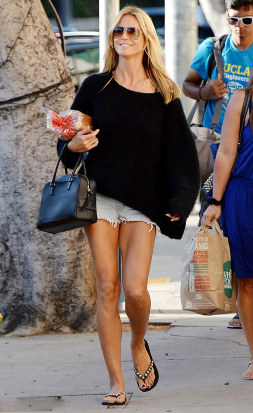 欧美明星街拍 黑色毛衣最时尚