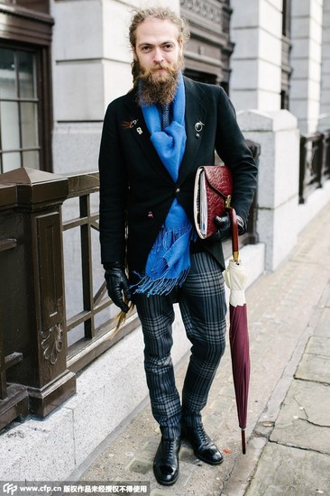 时装周潮男街拍 过场不浮夸,绅士格调成最佳风范