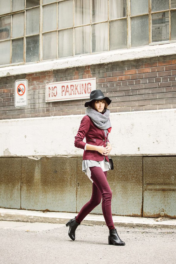 看街拍学穿搭！宽沿帽、绅士帽、软呢帽…　冬天造型加顶帽子就对啦