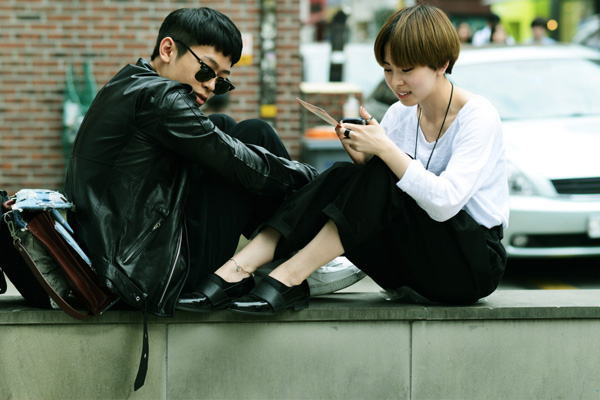 谁说穿成一模一样才能叫做情侣装！