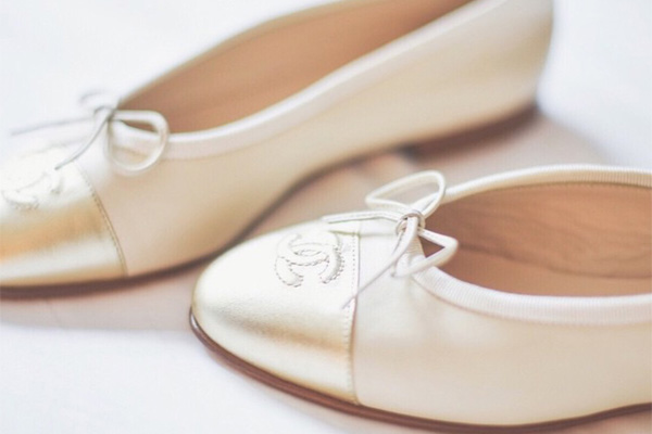 看这6款时髦又好搭配平底鞋单品