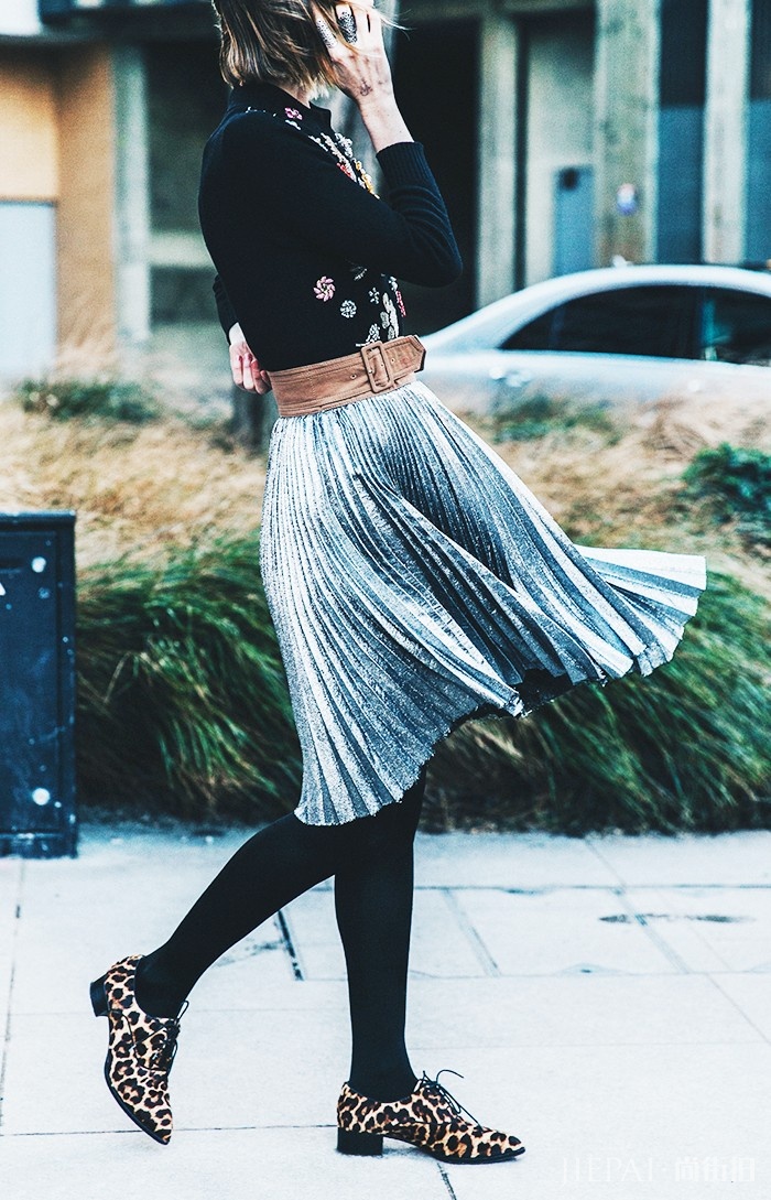 让街头型人教你怎么穿出时髦金属未来风