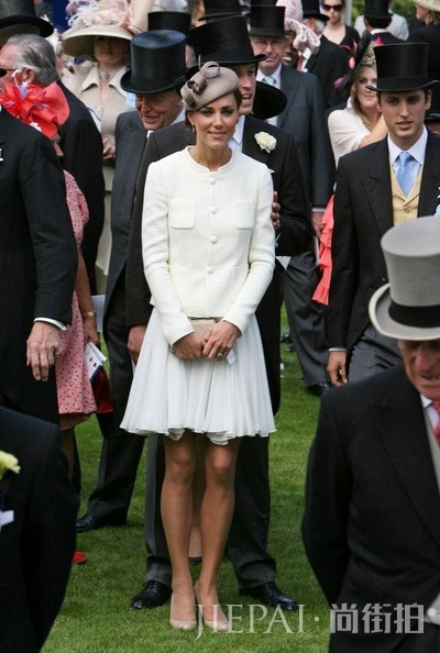 出席婚礼的时髦装扮：穿得起的凯特王妃爱牌，REISS释出2016春季Lookbook