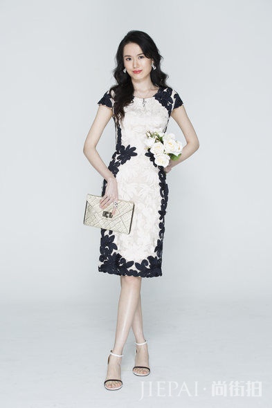 春夏花色！SOGO x Elle 春装配搭灵感右滑图片，立即看首尔型人的春装穿搭！