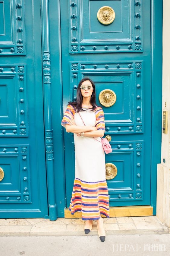 刘雯街拍 会穿衣人还美的不要不要的