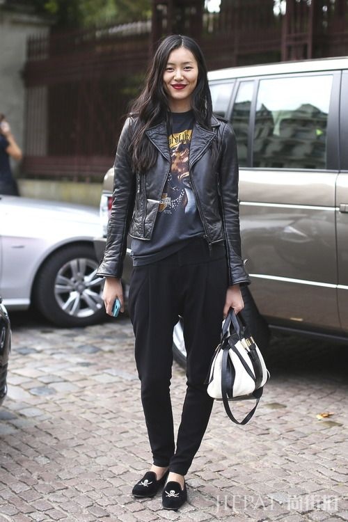 刘雯街拍 会穿衣人还美的不要不要的