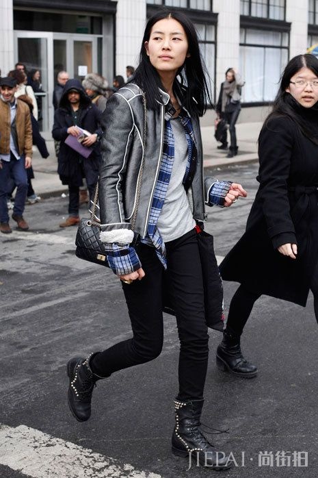 刘雯街拍 会穿衣人还美的不要不要的
