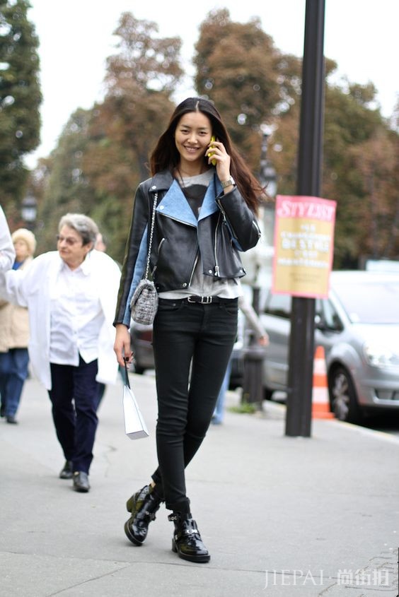 刘雯街拍 会穿衣人还美的不要不要的