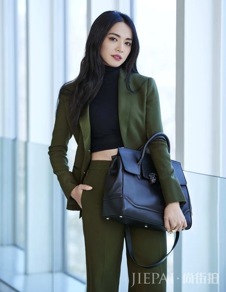 姚晨一星期的Versace个性上班穿搭