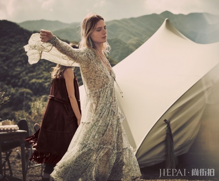 thefemin-free-people-s-april-catalog-embraces-cool-festival-fashion-07-700x577