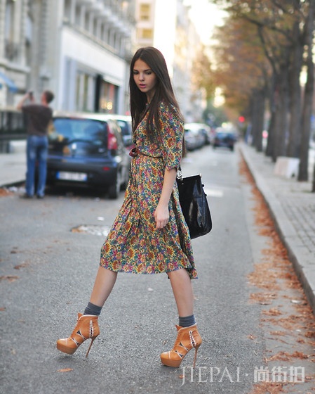 欧美街拍 重拾校园青春，看那些不可错过的学院风穿搭法！