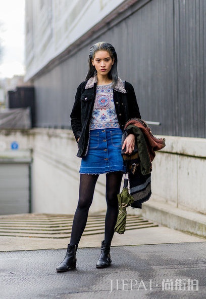 一条牛仔裙穿到厌？看街拍达人4款牛仔裙最潮穿搭法