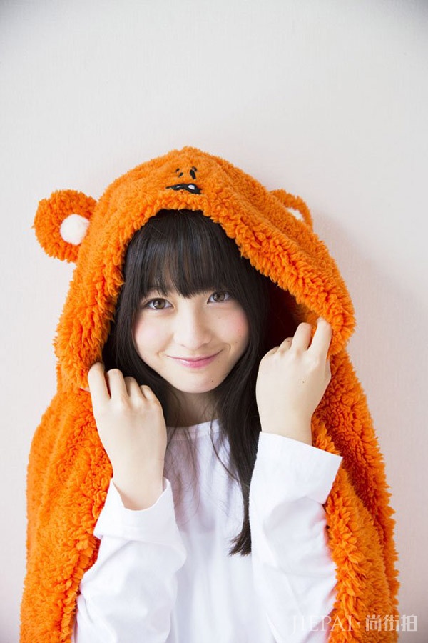 红人街拍，来自日本的少女小天使桥本环奈