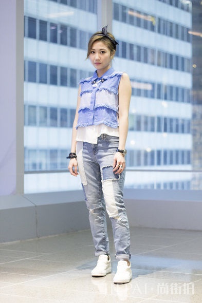 忽冷忽热怎样穿？8位街拍型人示范全天候牛仔造型！