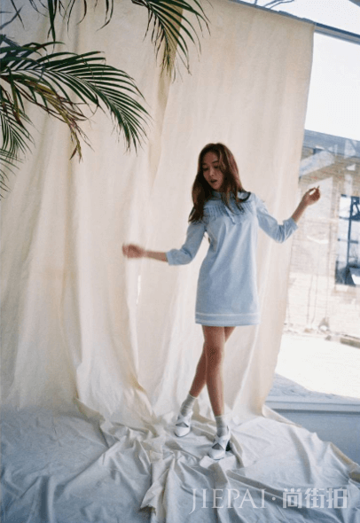 天生的时尚气质！「冰山美人」Jessica 最美穿搭搜罗