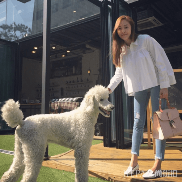 天生的时尚气质！「冰山美人」Jessica 最美穿搭搜罗