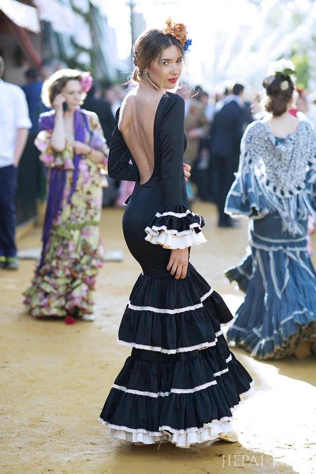 2016年5月巴黎街拍 看潮女街头时尚风格