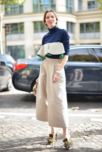 露肉又显瘦 ! 看街拍学今夏潮流混搭方案