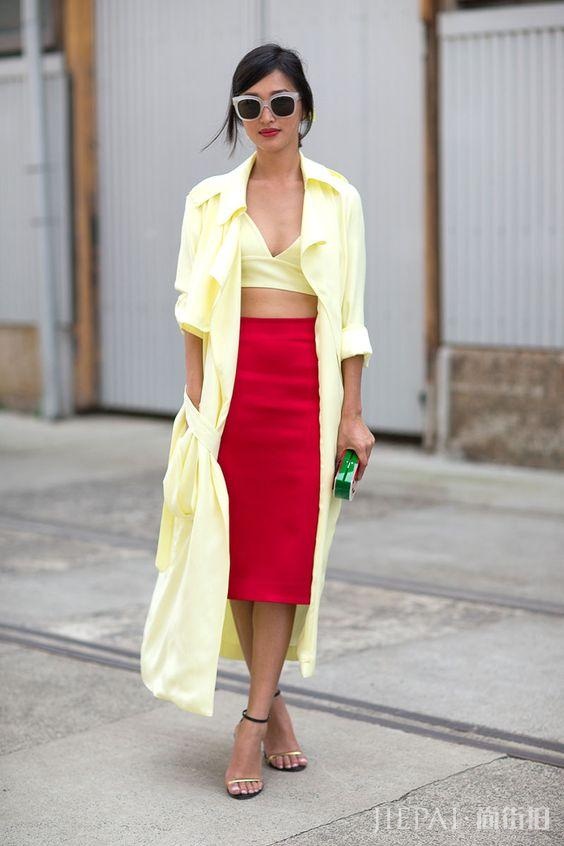 时尚街拍 红配黄穿出潮流一夏
