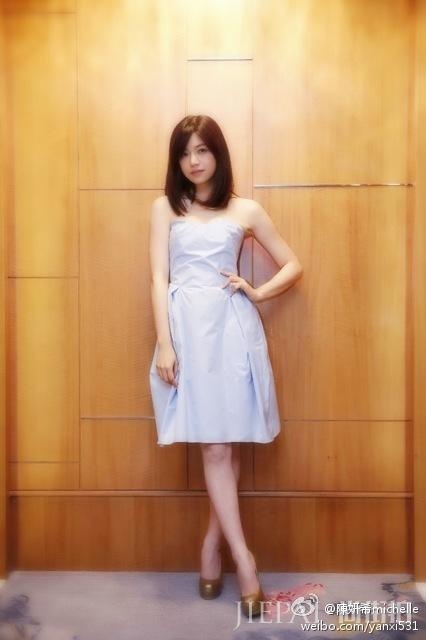 陈妍希街拍 如何完美穿搭逆袭成功减龄