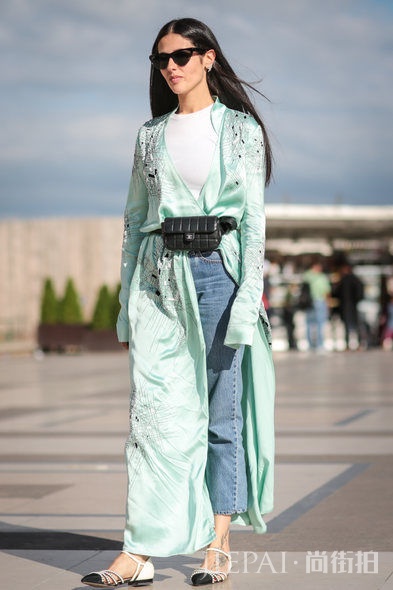 欧美街拍 看这些永恒易衬的时尚单品