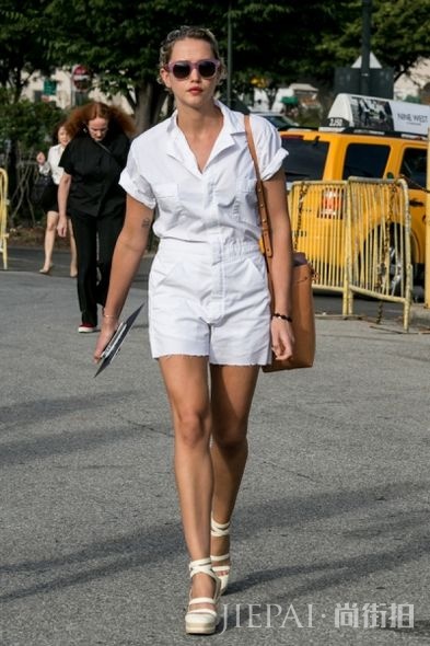 变年轻但不是扮年轻！看欧美30岁女性短裤造型