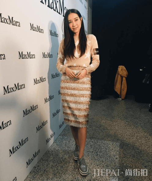 甜蜜女人味！吴雨霏婚后日常穿搭秀