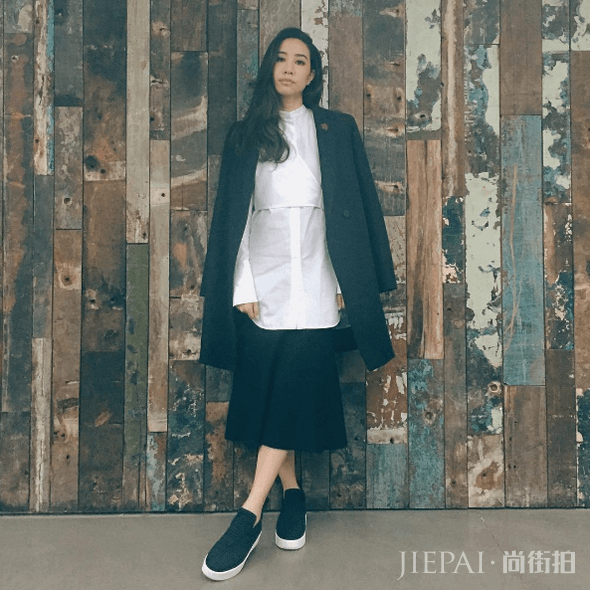 甜蜜女人味！吴雨霏婚后日常穿搭秀