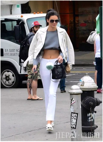 这个夏天穿上crop top露出小蛮腰 清凉与火辣全都有!