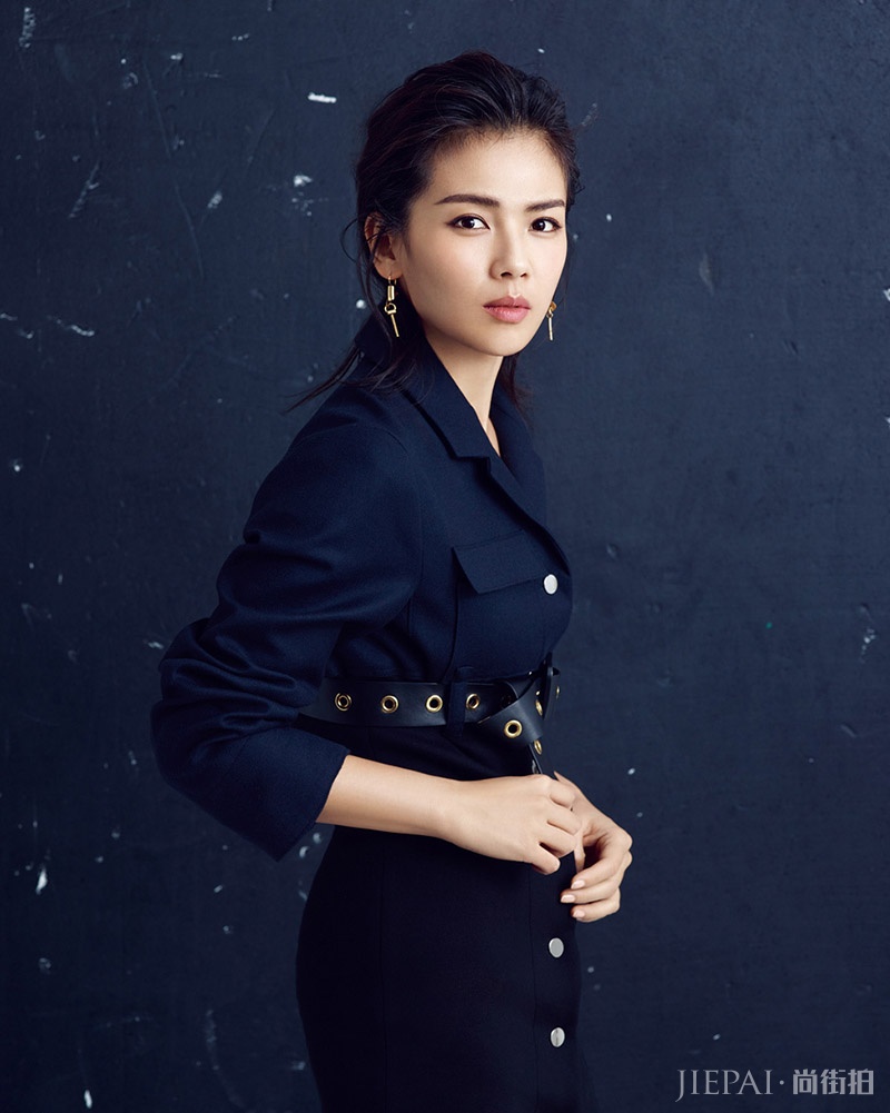 跨界女王刘涛登上封面 可美可攻切换自如！