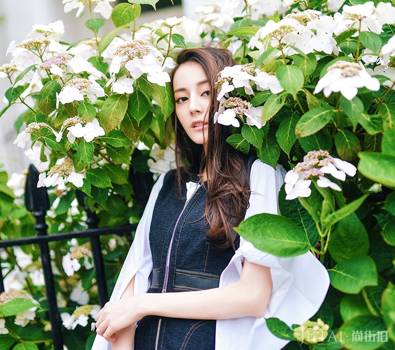 迪丽热巴 伦敦街拍美得心旷神怡