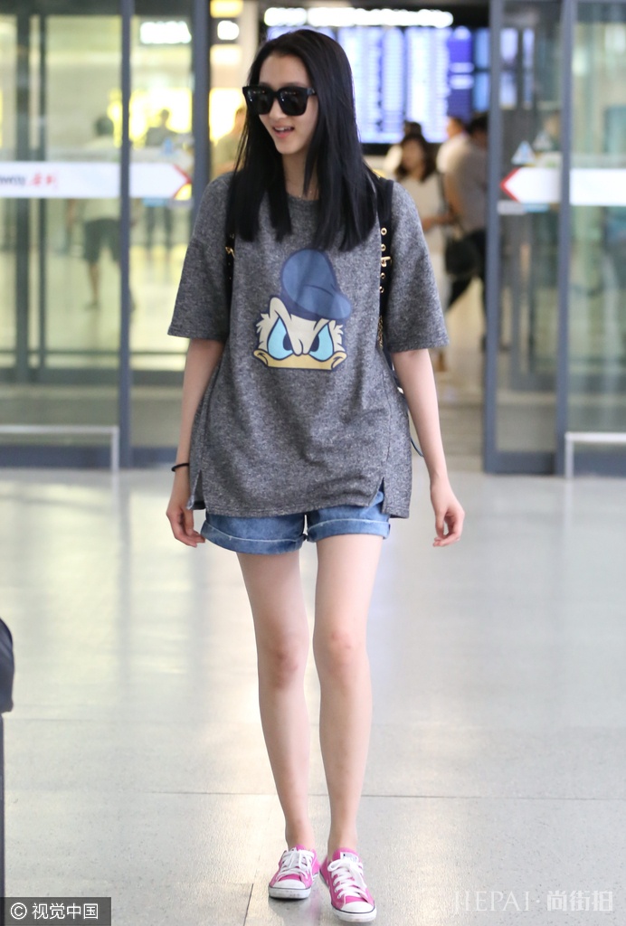 国内明星机场街拍 看谁腿最瘦