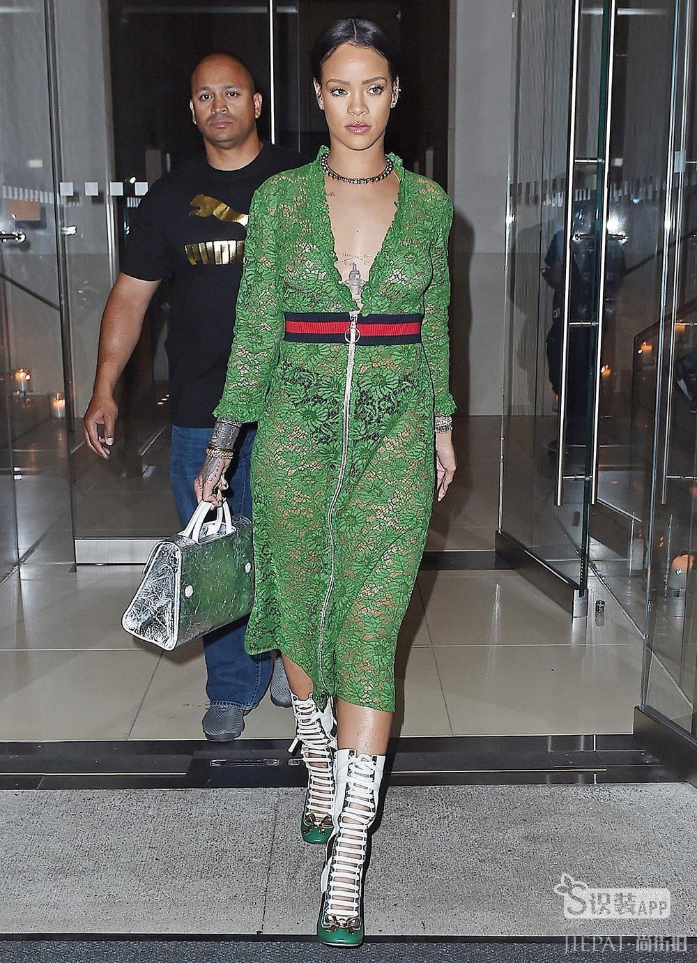 风格街拍 没想到混搭后的祖母绿单品这么好搭！