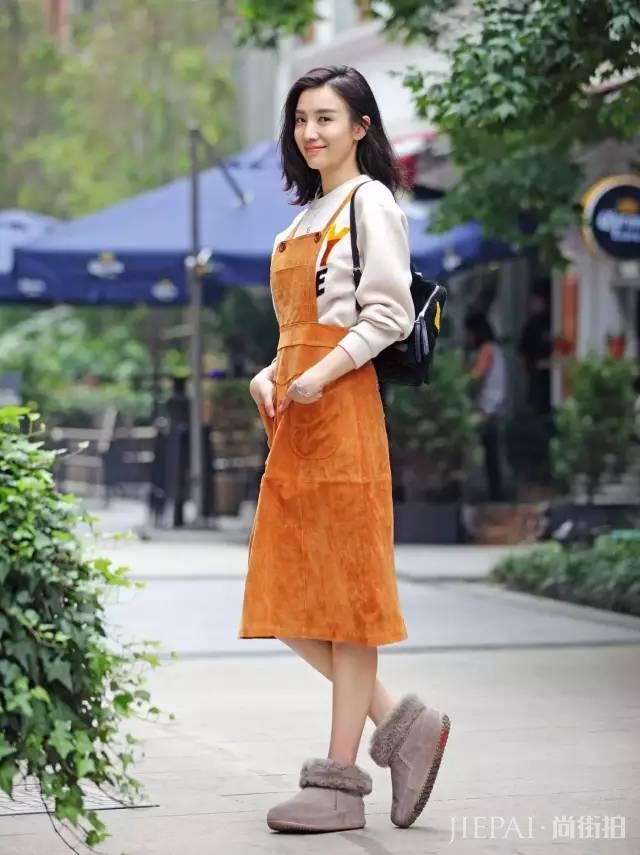 她是宋佳,不只演戏实力派,更是街拍女王!