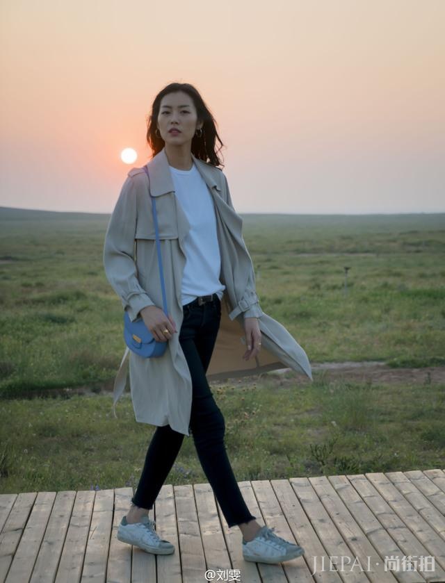 刘雯竟然也有穿错衣的时候,撞衫范冰冰可输惨了!