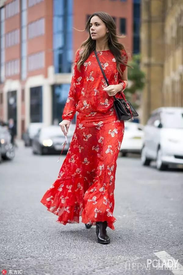 欧美潮人街拍 暖姜黄大衣最耀眼!